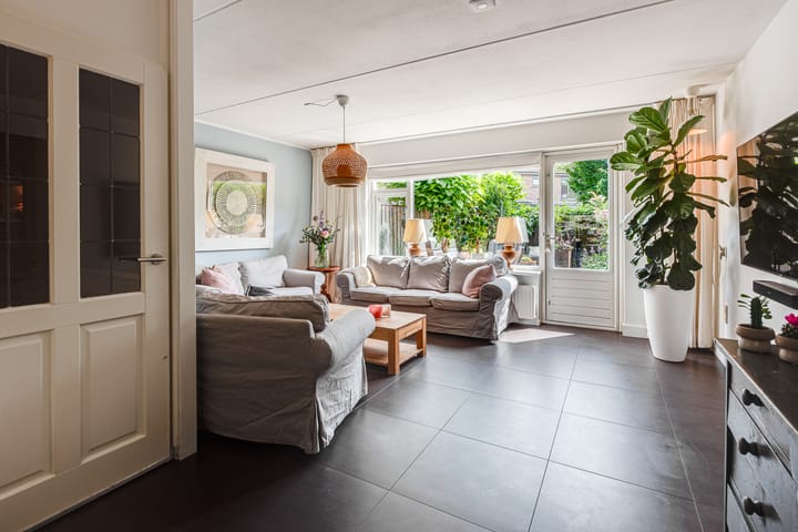 Foto 6 van van Neslaan 53