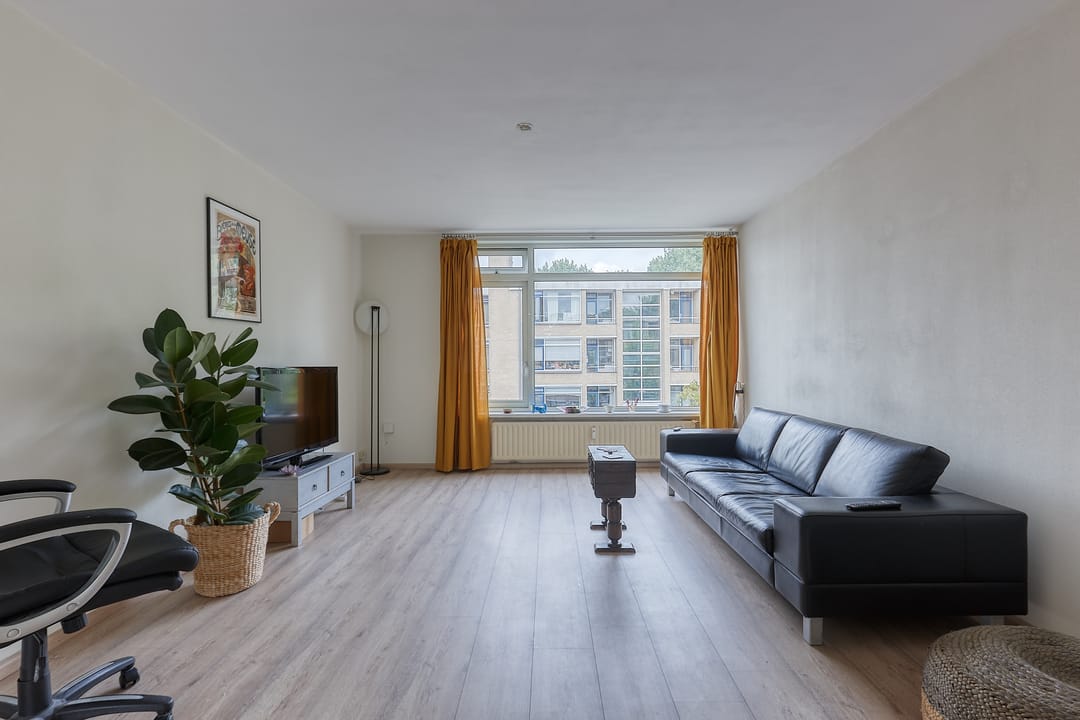 Photo 8 of Van der Haertstraat 54