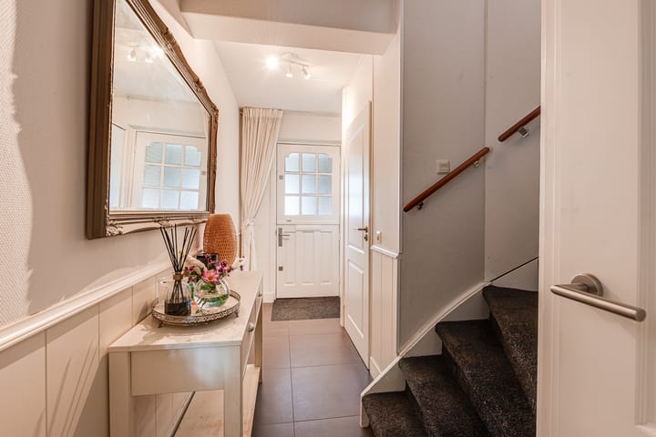 Foto 35 van van Neslaan 53