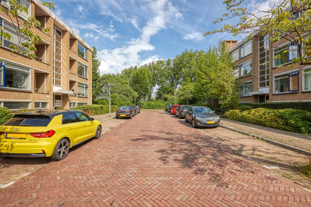 Photo 23 of Van der Haertstraat 54