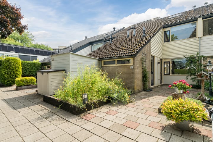 Foto 1 van Van Zuijlenstraat 43