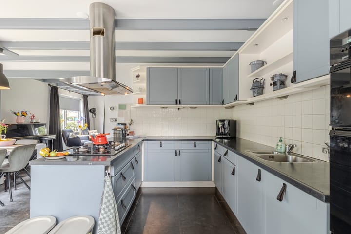 Photo 12 of Irenestraat 142