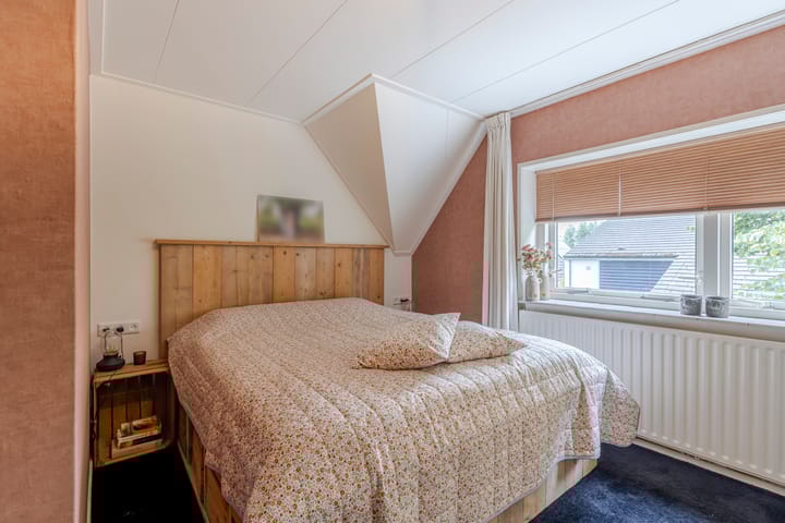 Photo 15 of Irenestraat 142