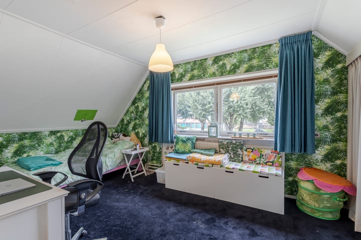 Photo 21 of Irenestraat 142