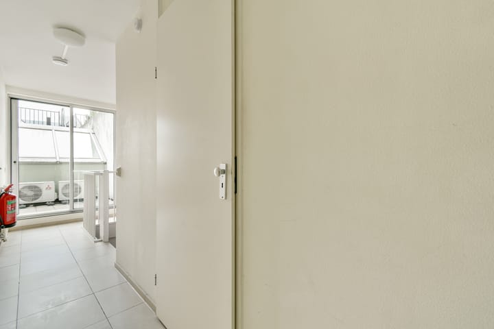 Foto 19 van C.J.K. van Aalststraat 75