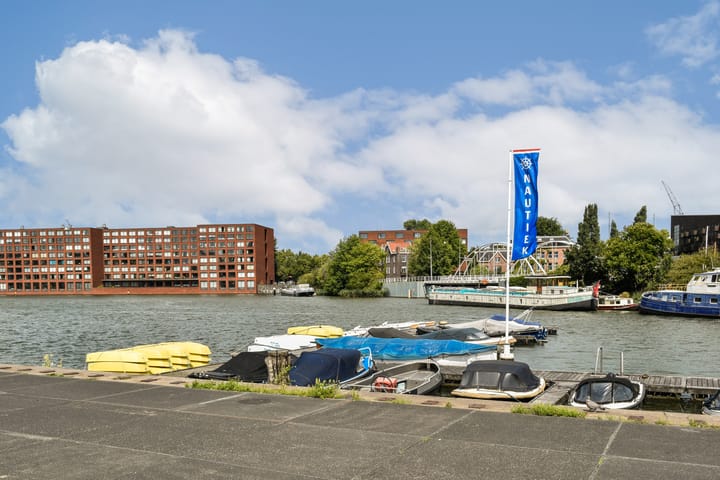 Foto 30 van C.J.K. van Aalststraat 75