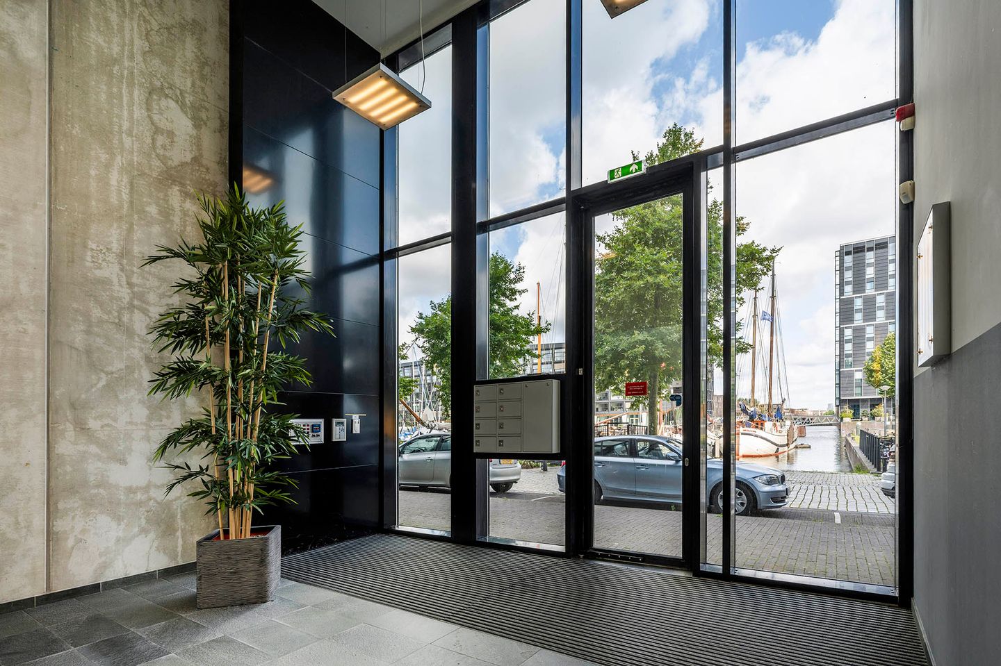 Bekijk foto 2 van Krijn Taconiskade 424