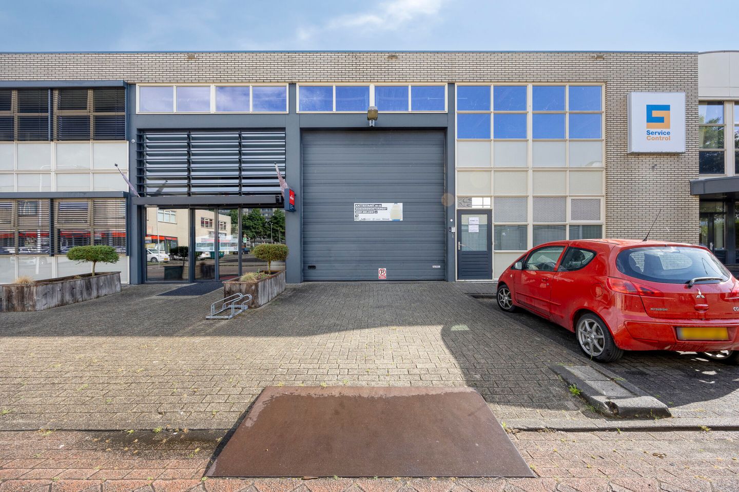 Bekijk foto 3 van Kattestaart 10-12