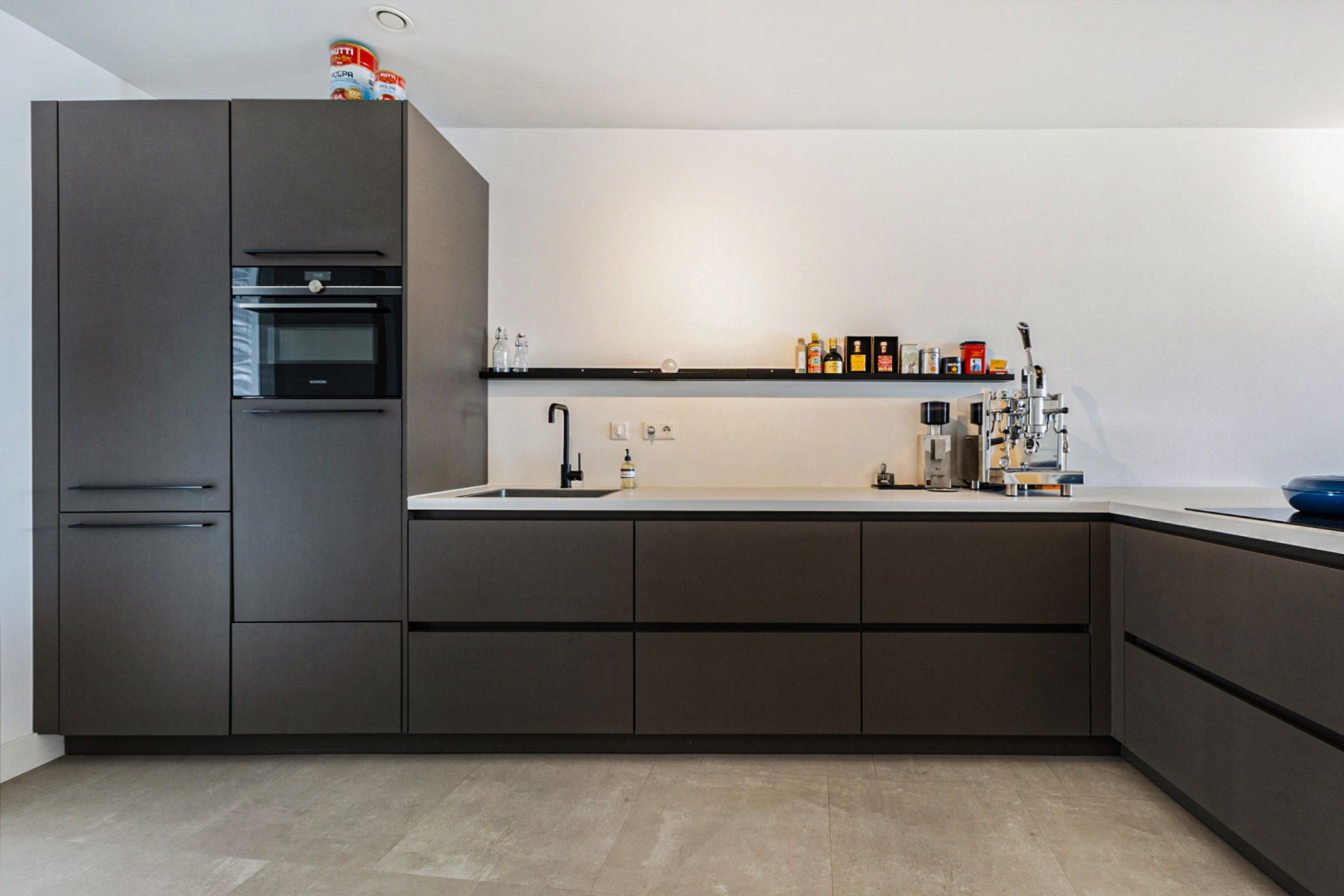 Photo 15 of Chabotstraat 32