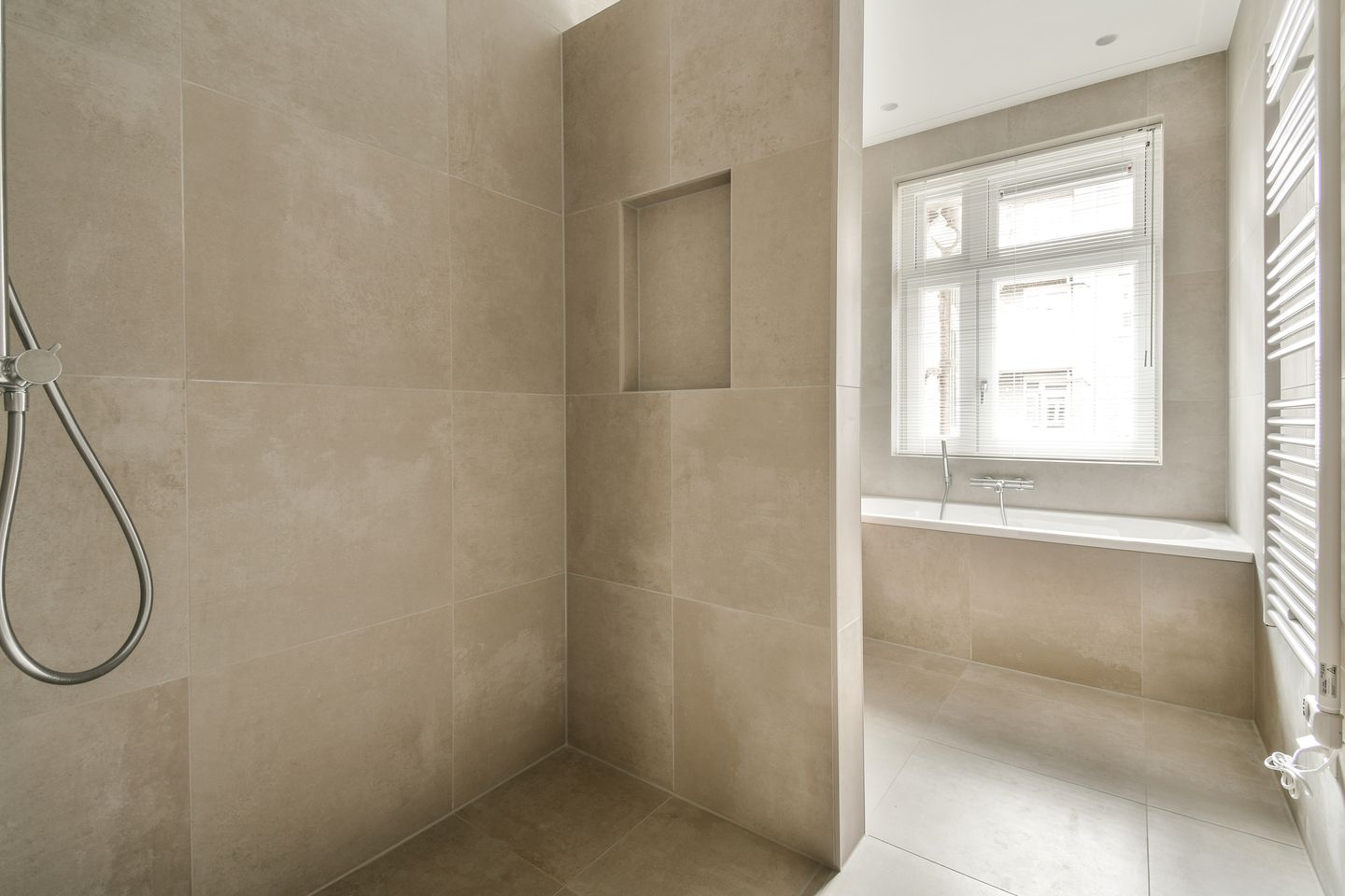 Foto 19 van Tintorettostraat 11-1