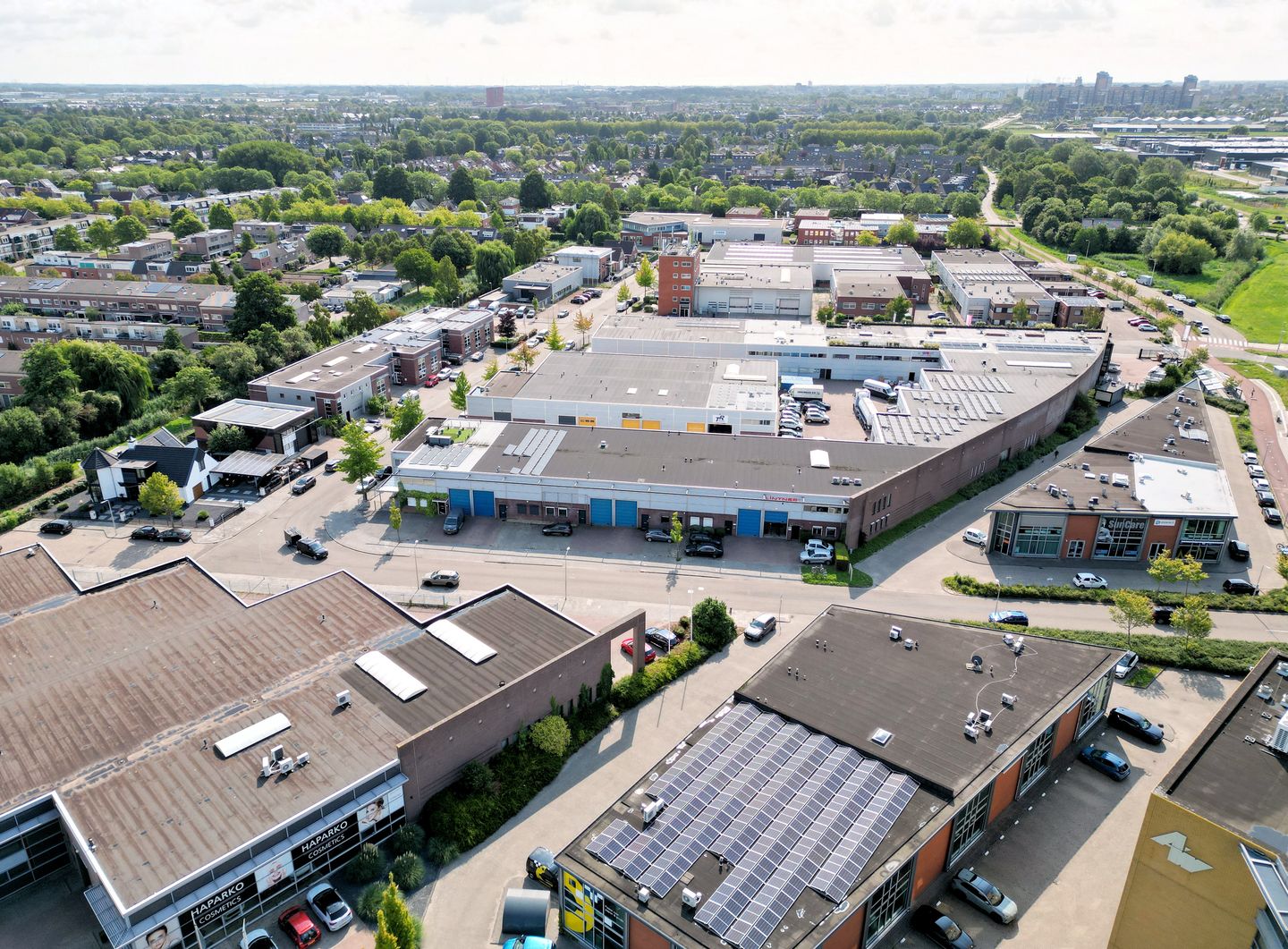 Bekijk foto 2 van De Veldoven 16