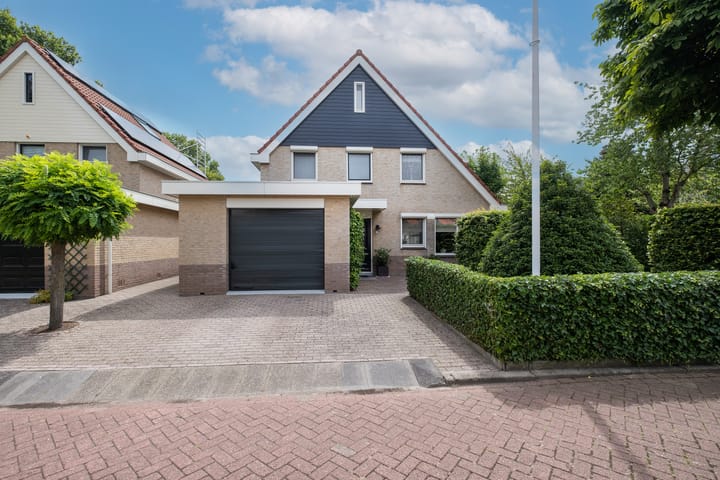 Foto 1 van Keizerarend 2