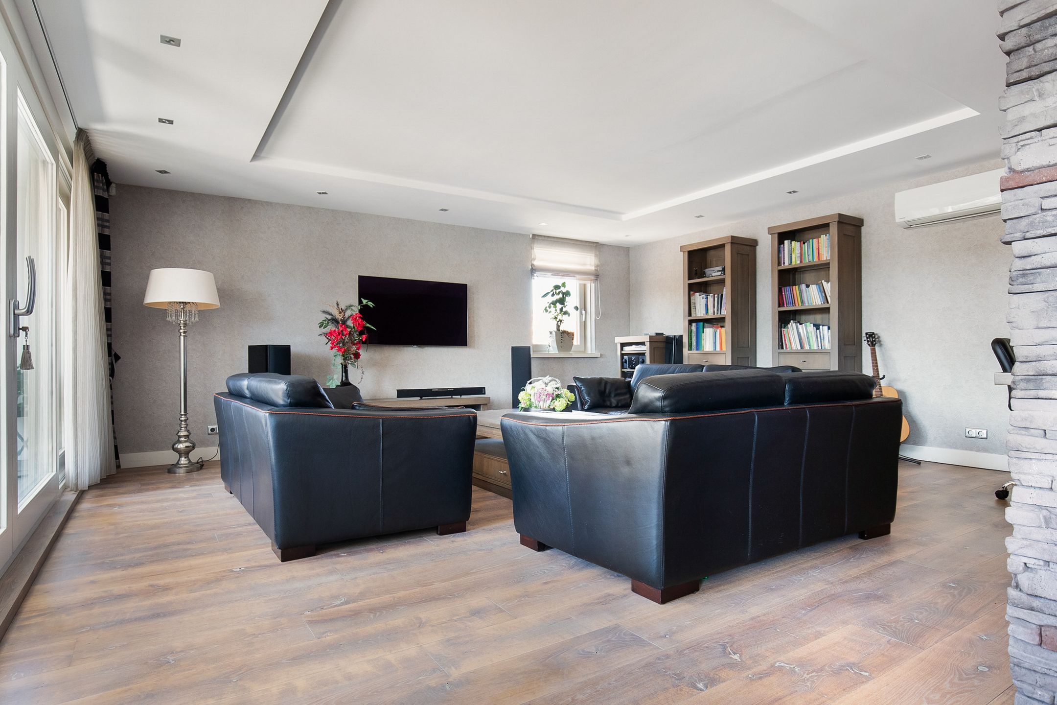 Photo 15 of W J Tuijnstraat 7