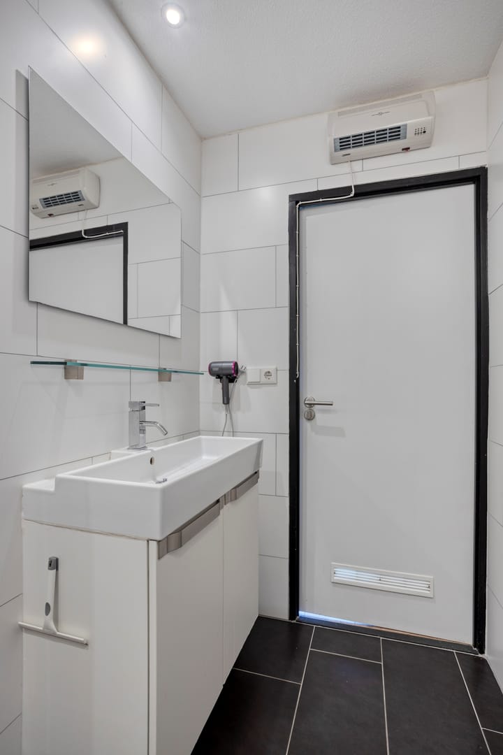 Photo 10 of Adriaan Kluitstraat 9-3