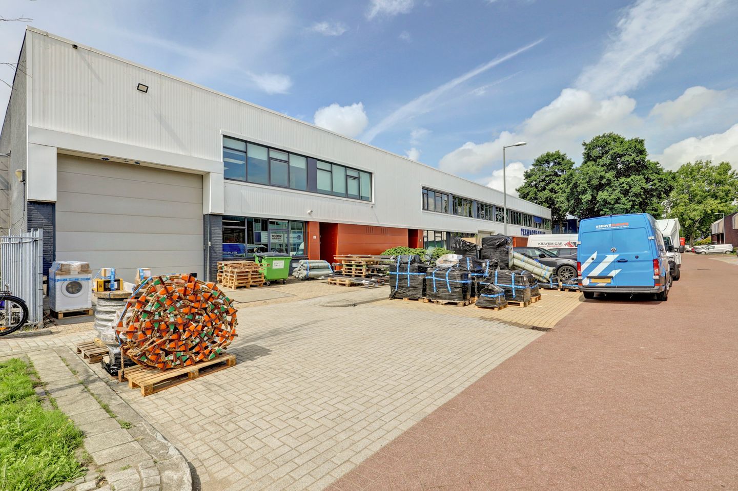 View photo 1 of Calandstraat 82