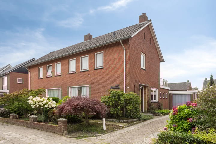 Foto 1 van Merelstraat 17