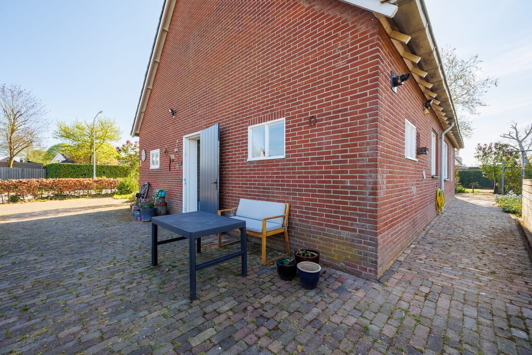 Photo 53 of Burgemeester van Suchtelenstraat 26