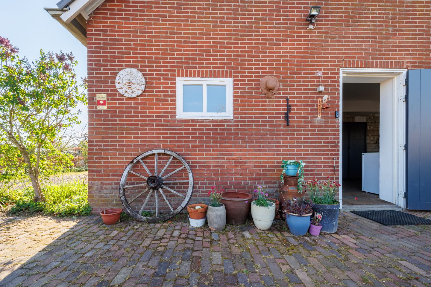 Photo 55 of Burgemeester van Suchtelenstraat 26