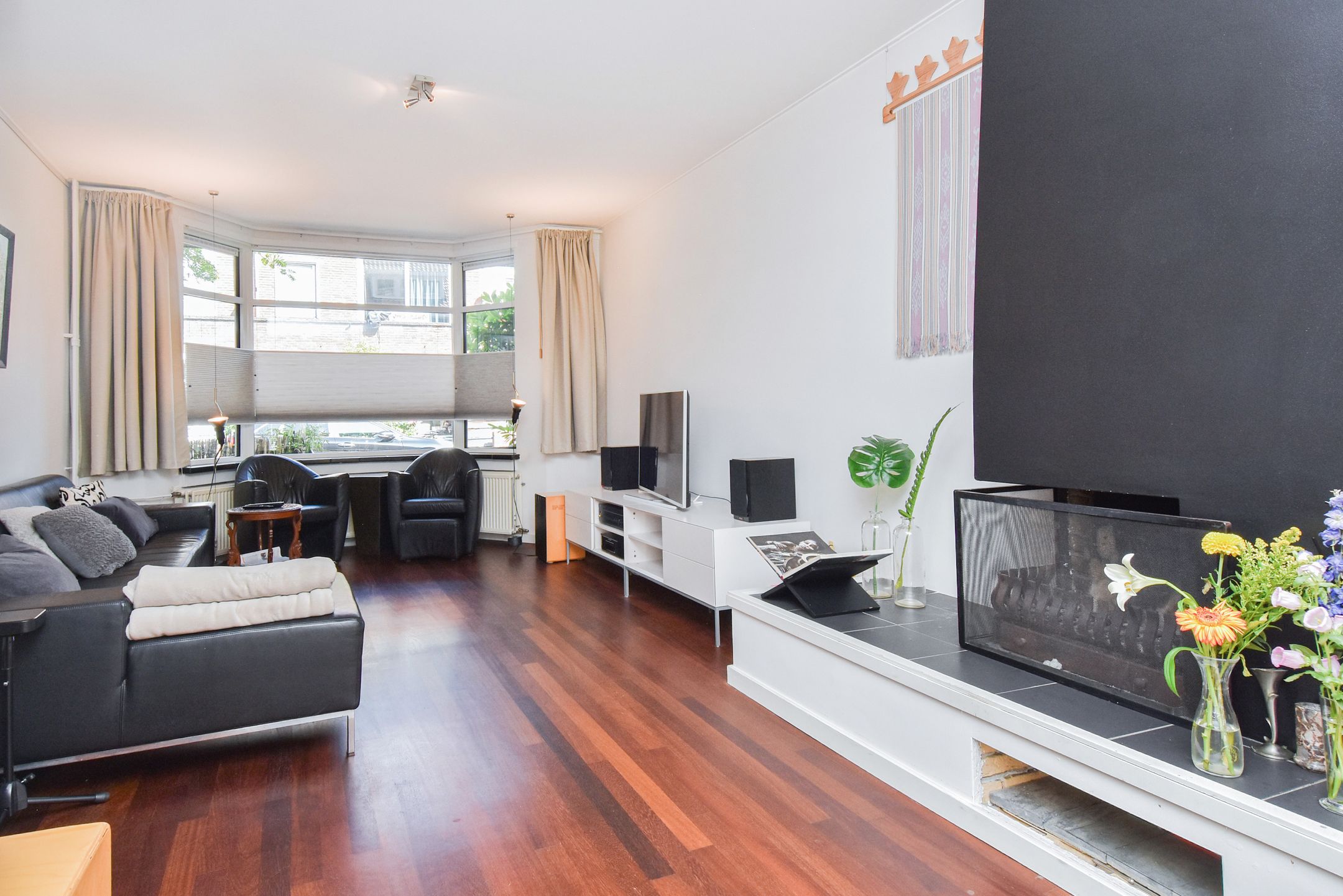 Photo 9 of Riënzistraat 10