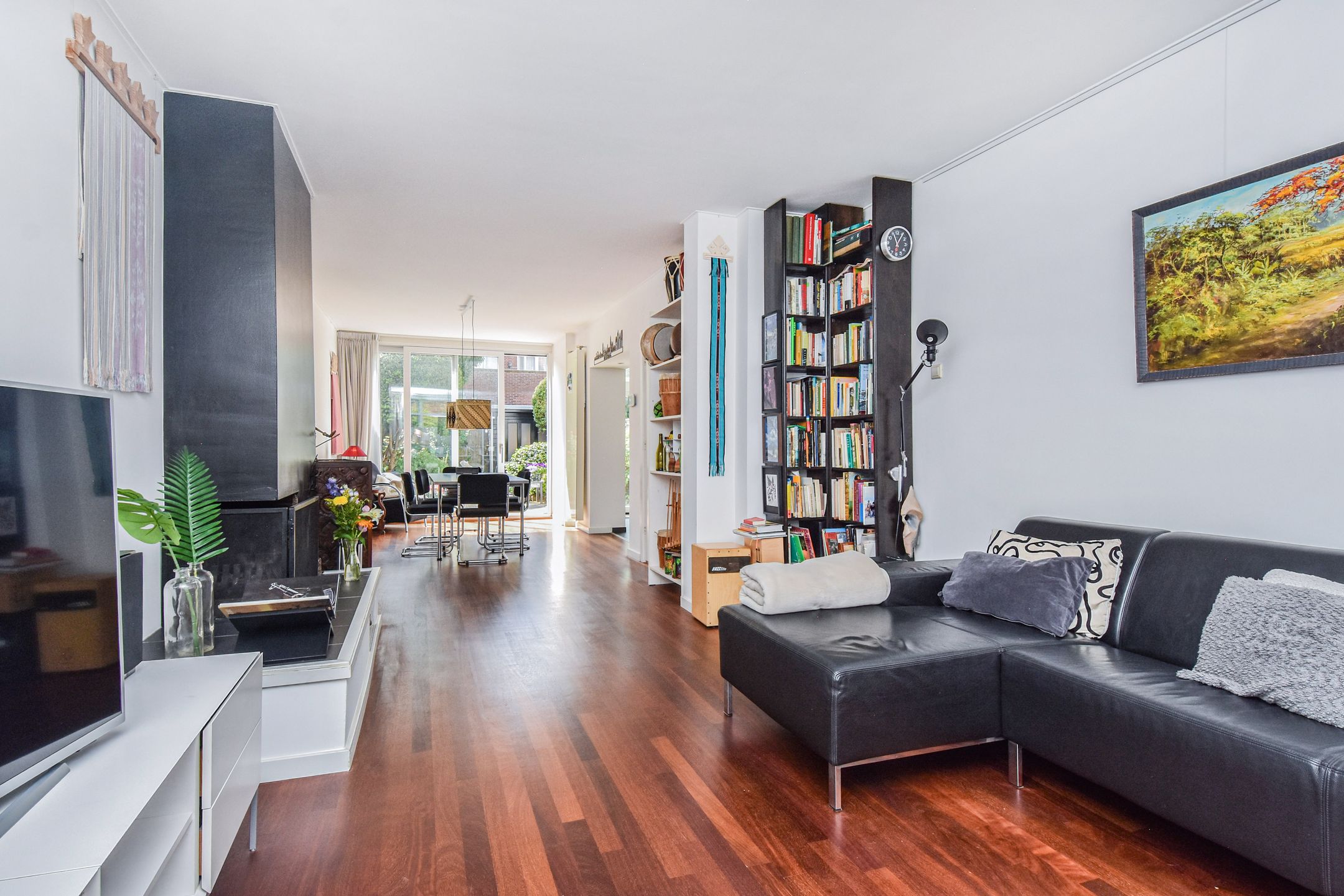 Photo 12 of Riënzistraat 10