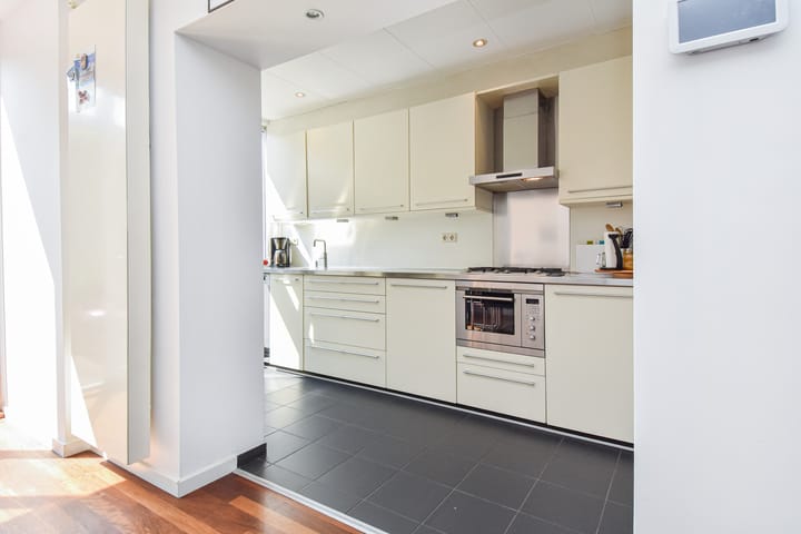 Foto 16 van Riënzistraat 10