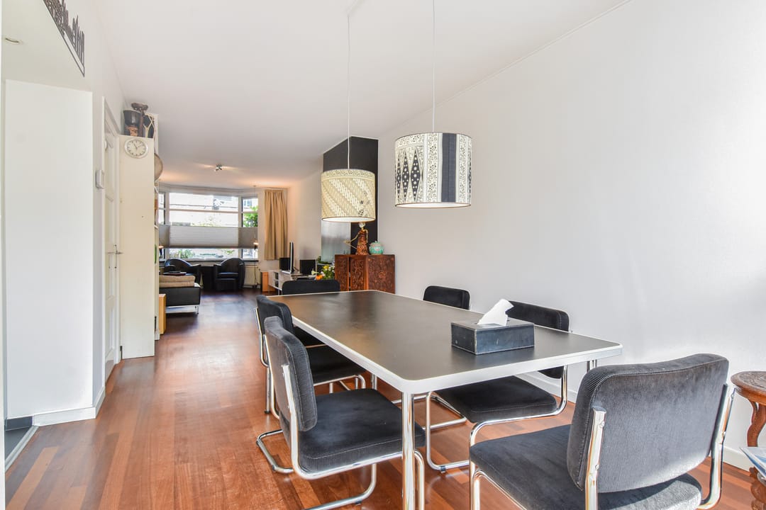 Photo 28 of Riënzistraat 10