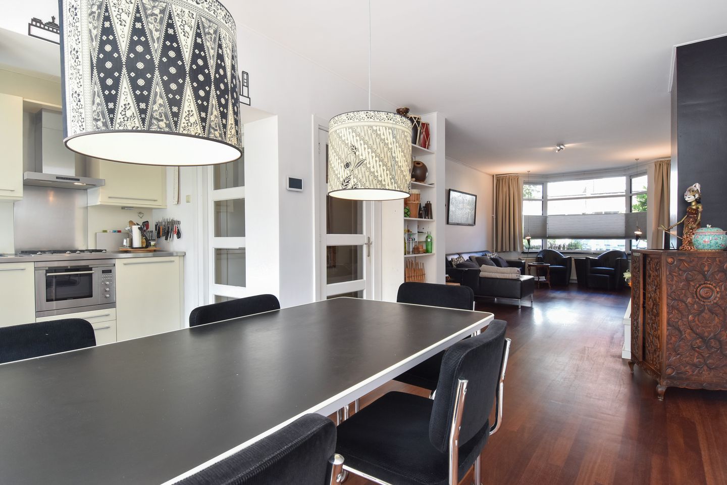 Photo 29 of Riënzistraat 10