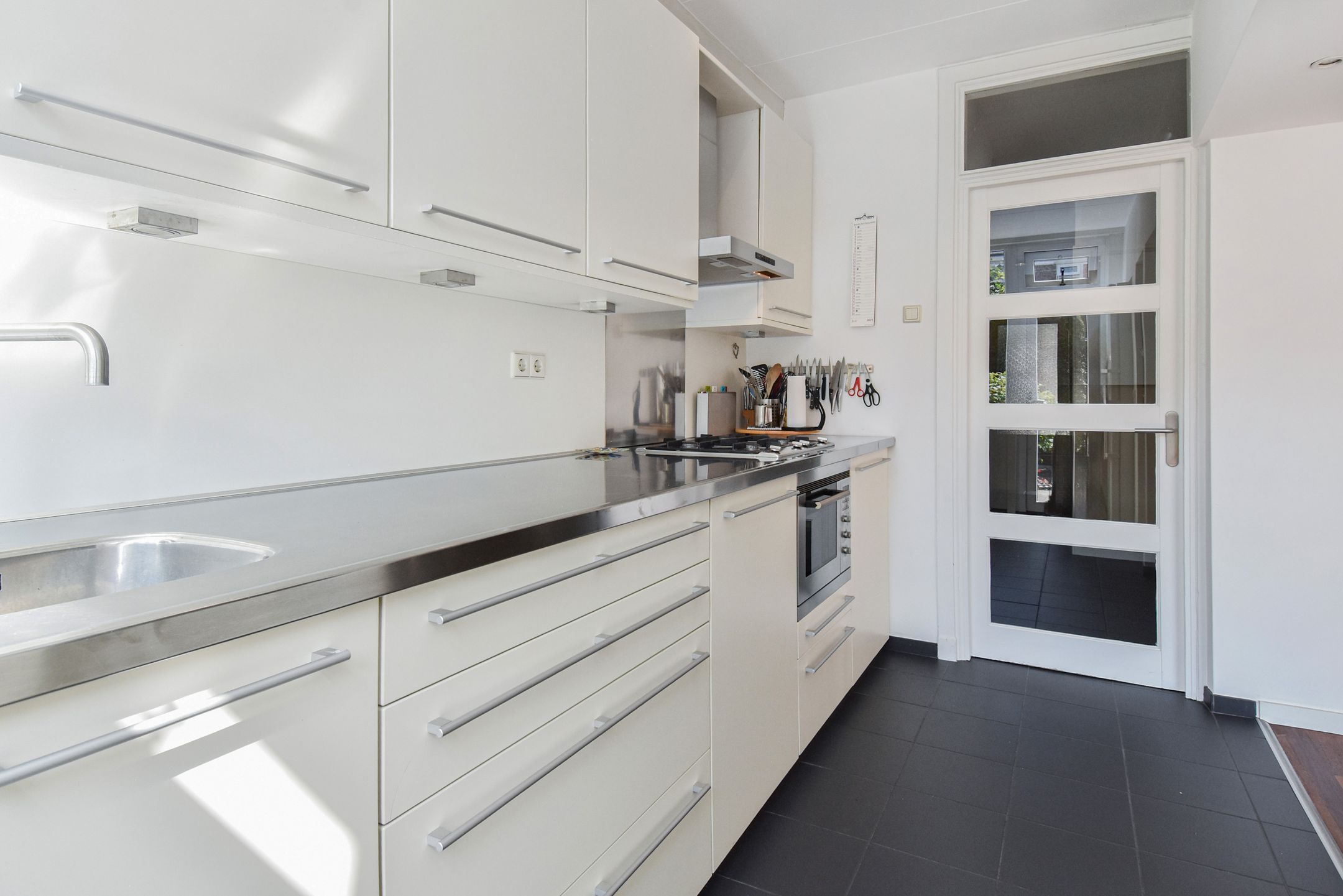 Photo 30 of Riënzistraat 10