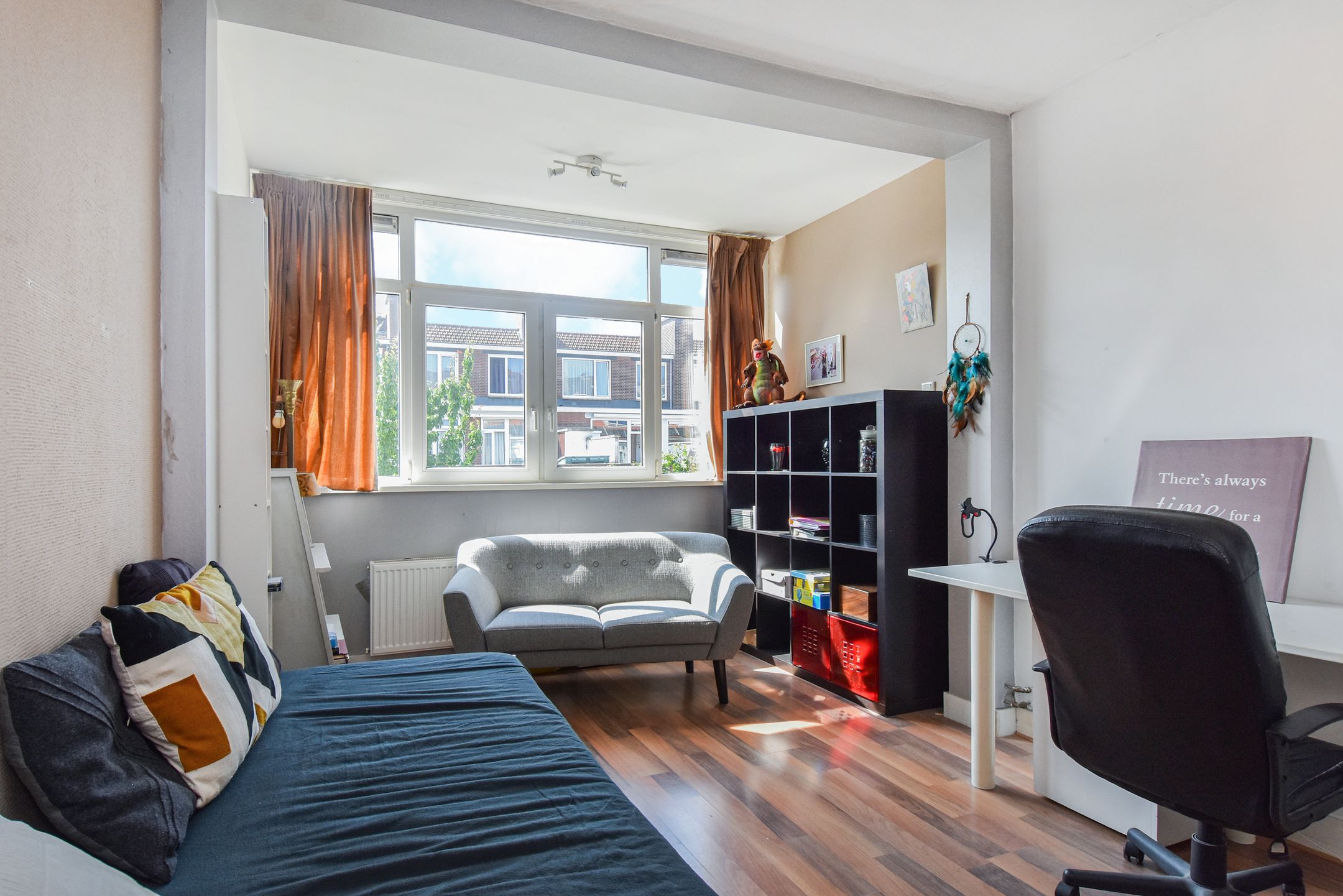 Photo 36 of Riënzistraat 10