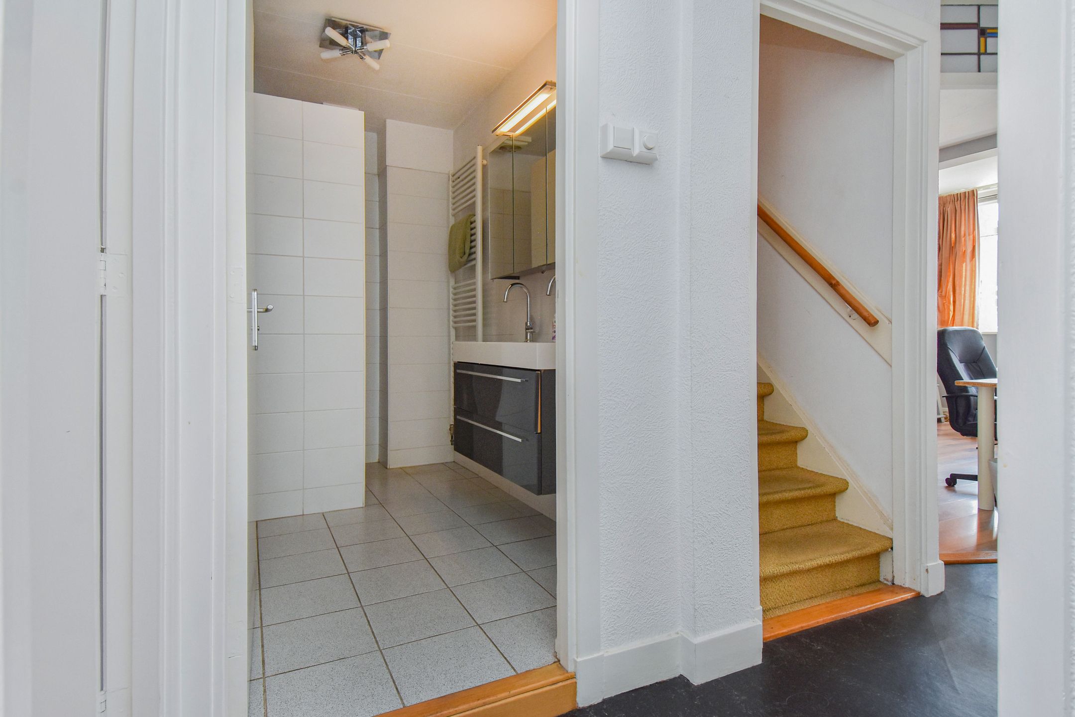 Photo 42 of Riënzistraat 10