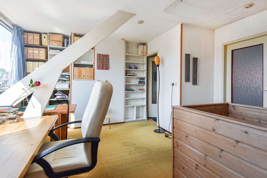 Photo 46 of Riënzistraat 10