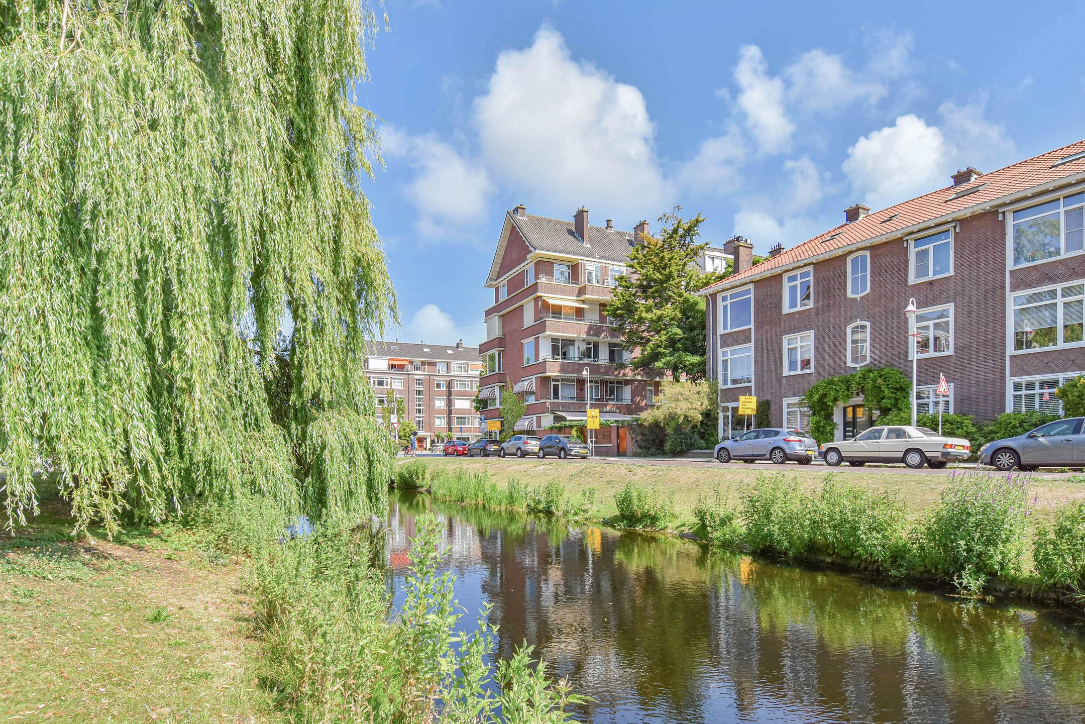 Photo 57 of Riënzistraat 10