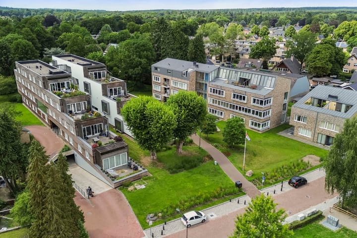 Photo 4 of Roojan 10