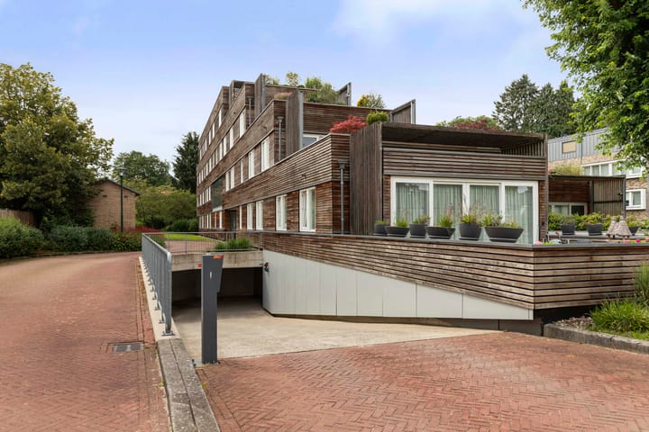 Photo 5 of Roojan 10