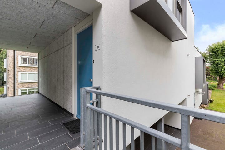 Photo 9 of Roojan 10