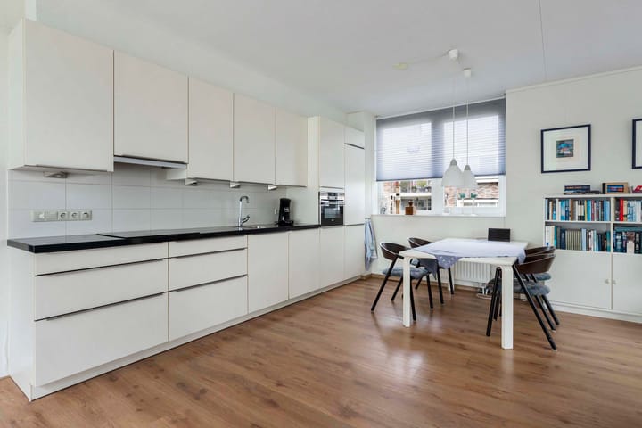 Photo 18 of Roojan 10