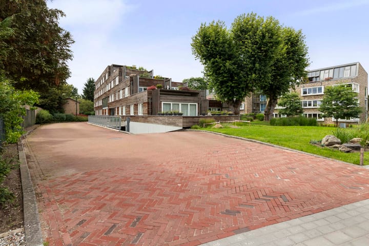 Photo 31 of Roojan 10