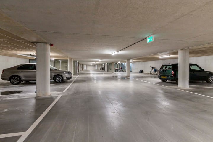 Photo 32 of Roojan 10