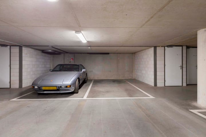 Photo 33 of Roojan 10