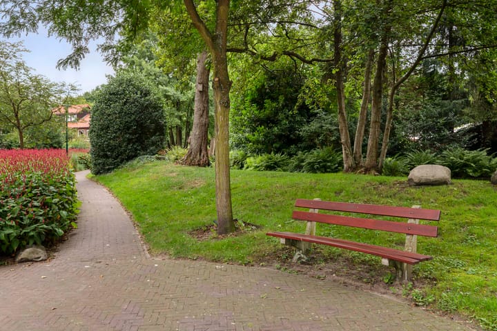 Photo 37 of Roojan 10