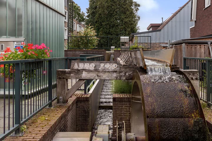 Photo 41 of Roojan 10