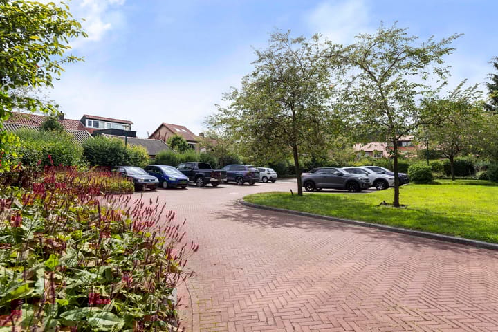 Photo 42 of Roojan 10