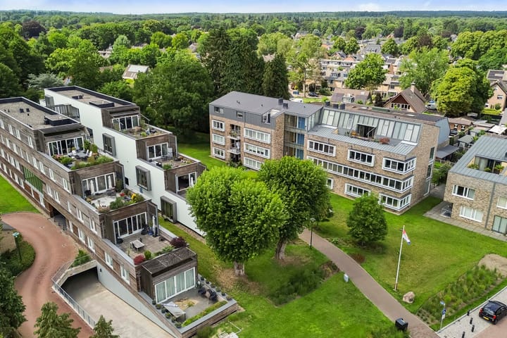 Photo 43 of Roojan 10