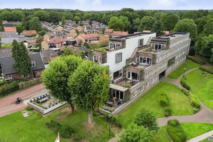 Photo 44 of Roojan 10