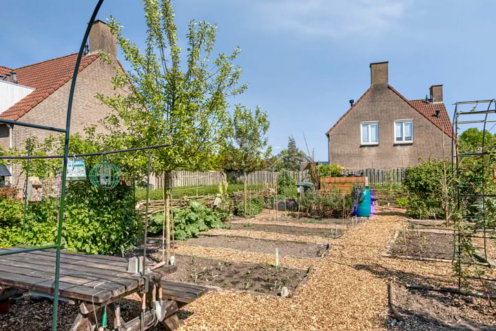 Foto 39 van Dovenetelstraat 30