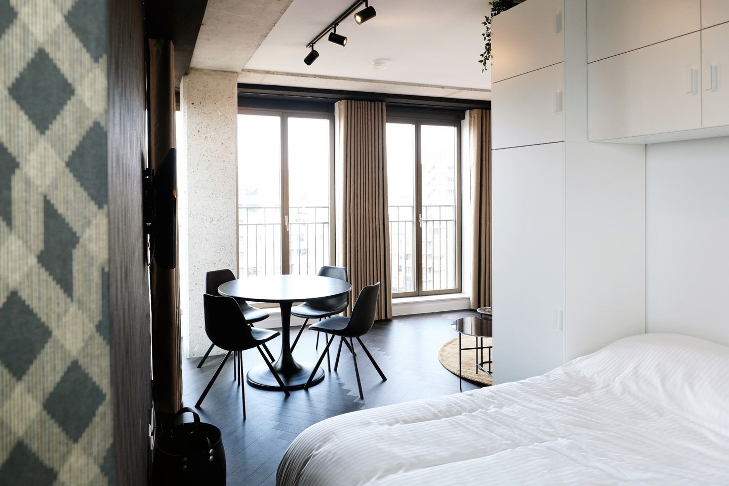 Foto 19 van Van Vollenhovenstraat 3-713