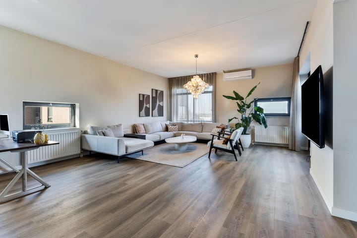 Foto 2 van Oostwal 323