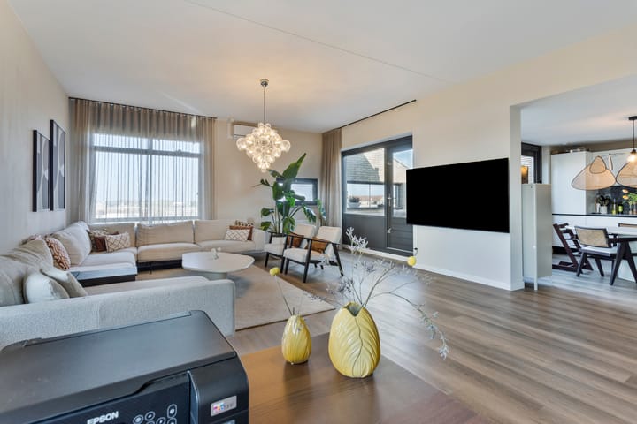 Photo 6 of Oostwal 323