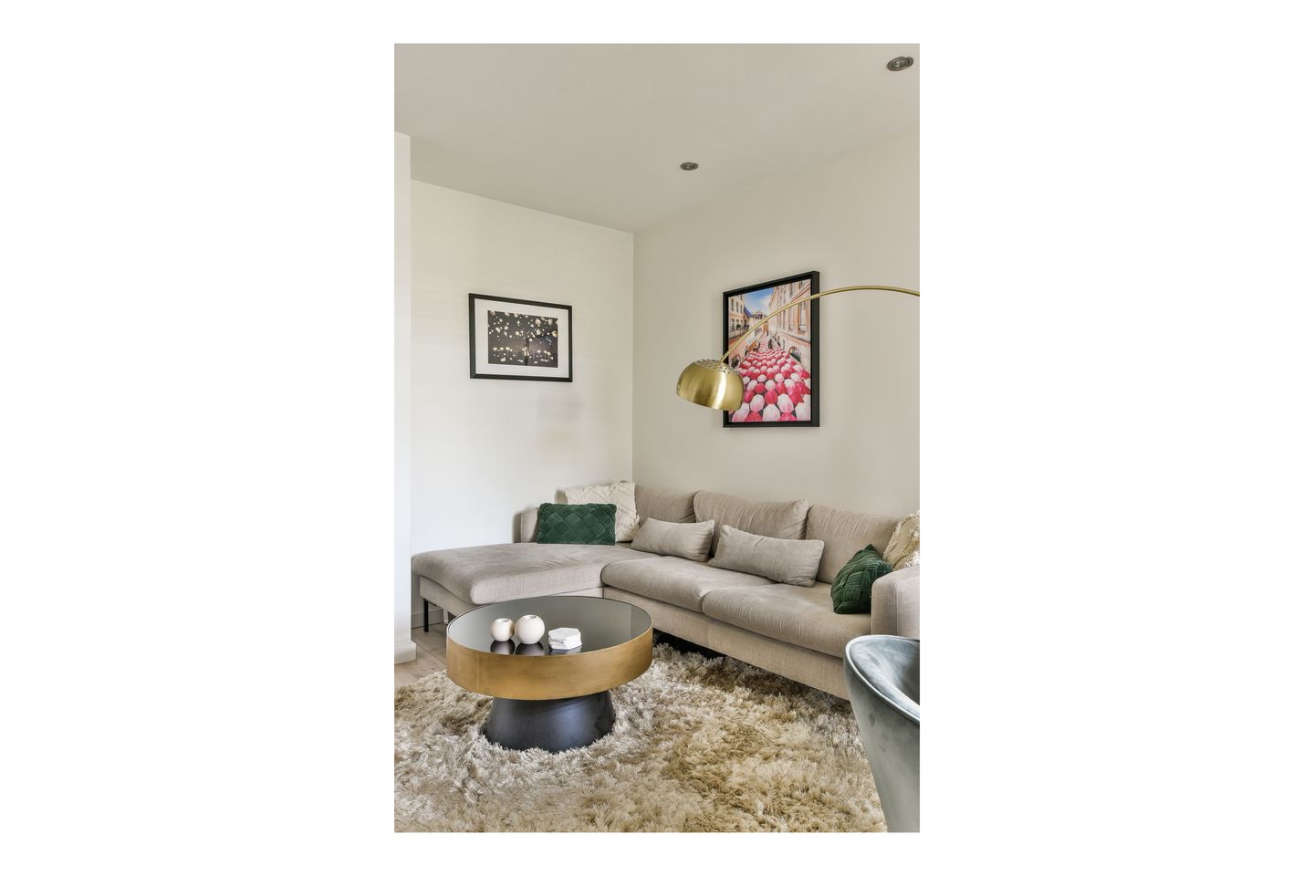 Photo 4 of Van Oldenbarneveldtstraat 58-3