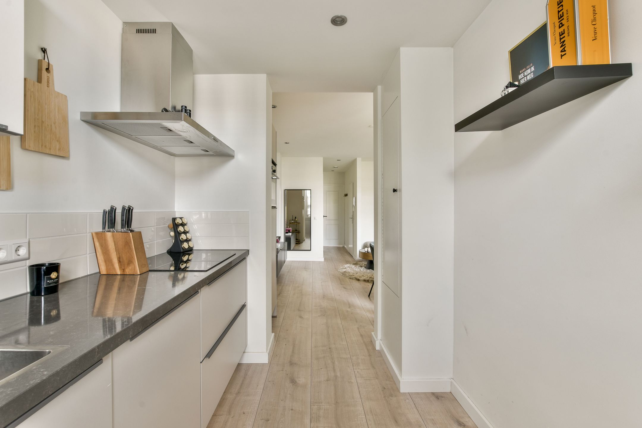 Photo 6 of Van Oldenbarneveldtstraat 58-3